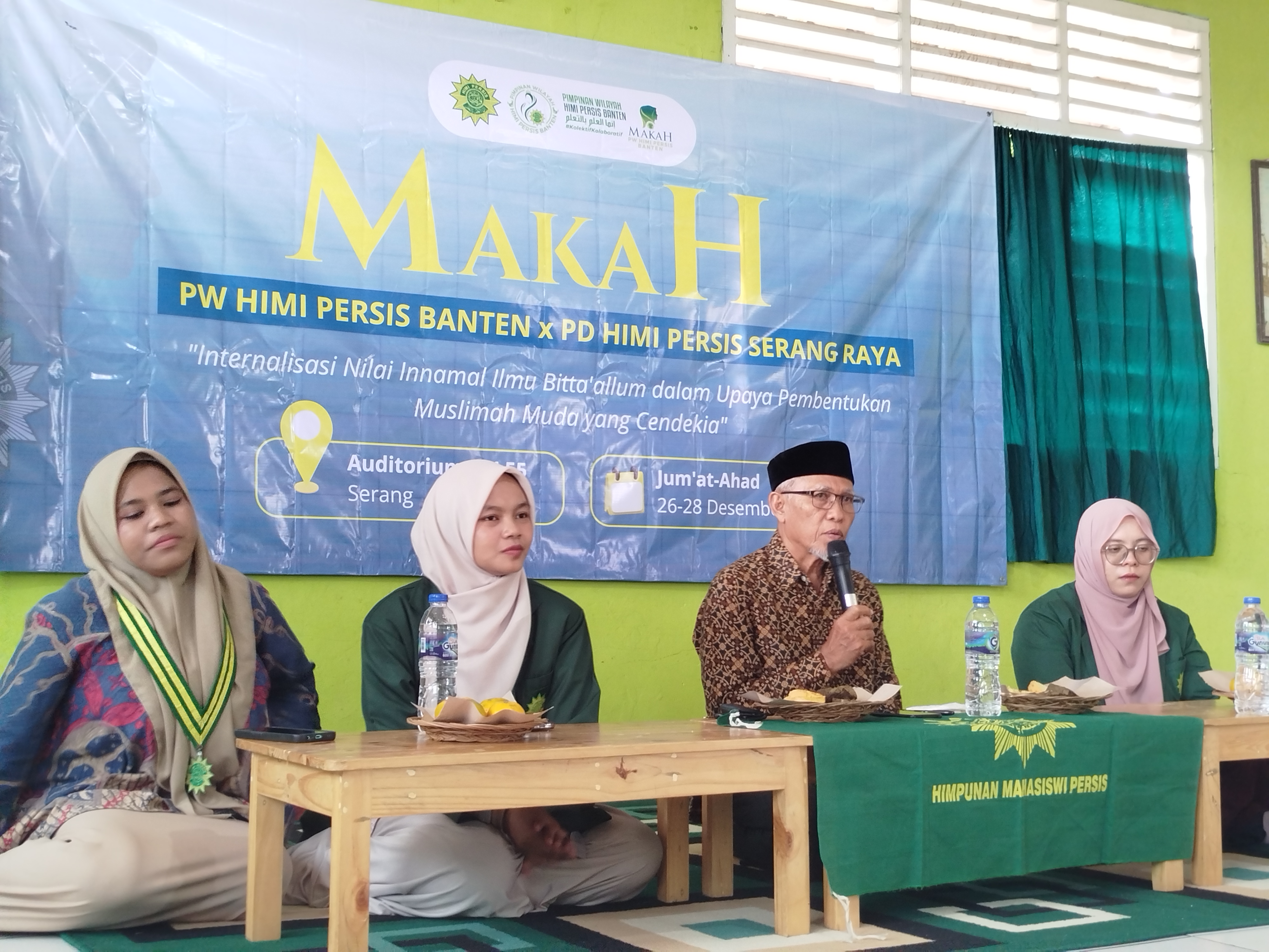 Ketua PW PERSIS BANTEN (Baju Batik Songkok Hitam) apresiasi terselenggaranya MAKAH Himi Persis. 