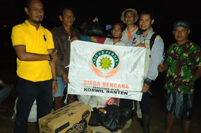 Respon Persis Banten Menyalurkan 99 Paket Sembako Kepada Korban Banjir Tirtayasa